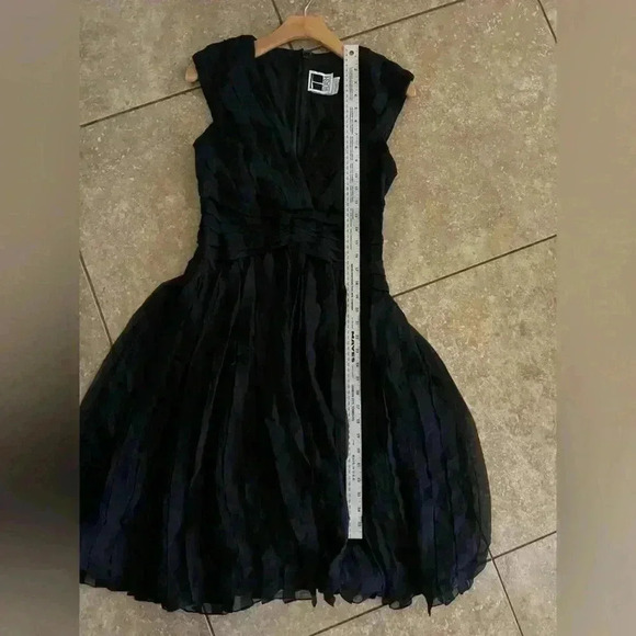 Tadashi Black Chiffon Silk Pleated Dress V Neck 10 vintage - Picture 7 of 9